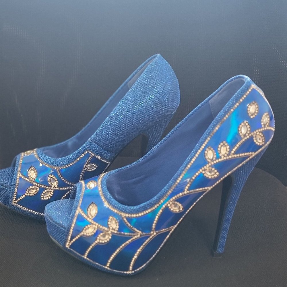 ROYAL BLUE HEELS